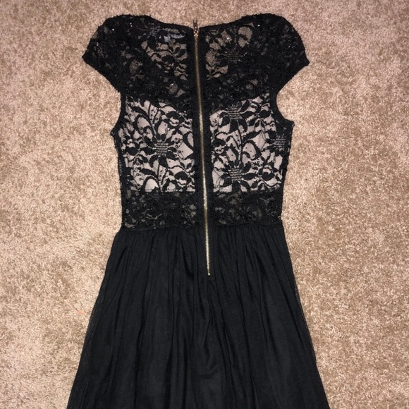 Lace Dress - Picture 3 of 3